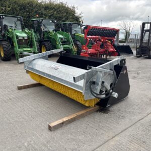 Almat Sweep Pro Bucket Brush